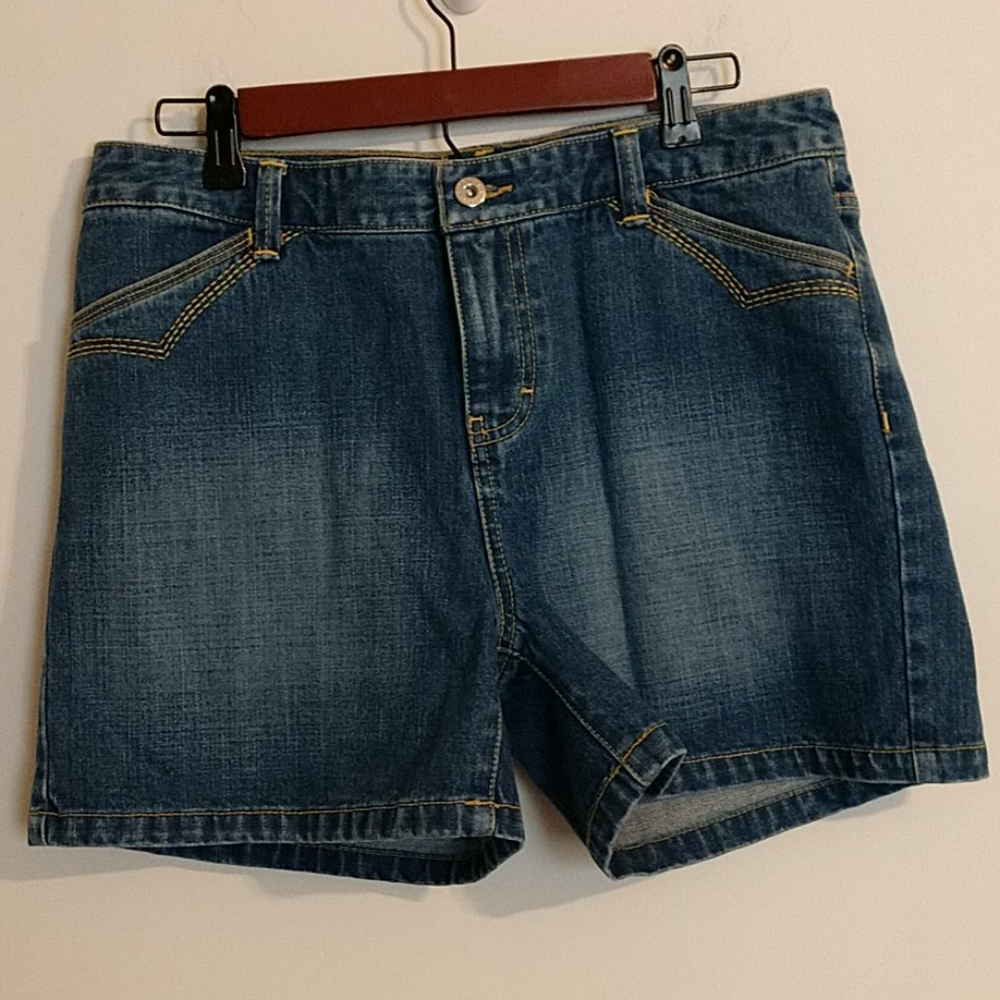 Tommy Hilfiger Women's Denim Shorts size 10